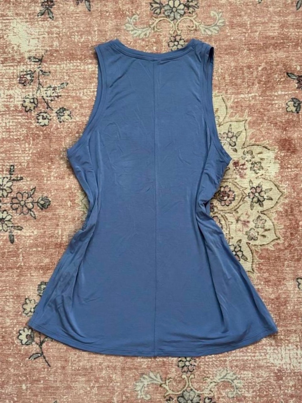 Lululemon Tank - Picture 2 of 4